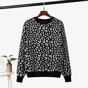 Forever 21 Leopard Print Sweater EUC